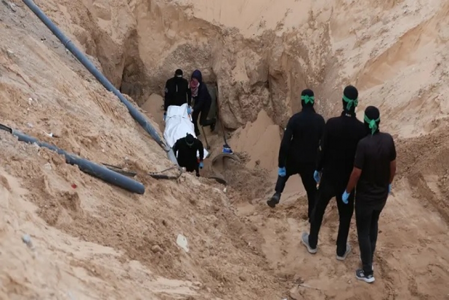 تل أبيب تُعلن تسلّم جثتي أسيرين من قطاع غزة عبر الصليب الأحمر