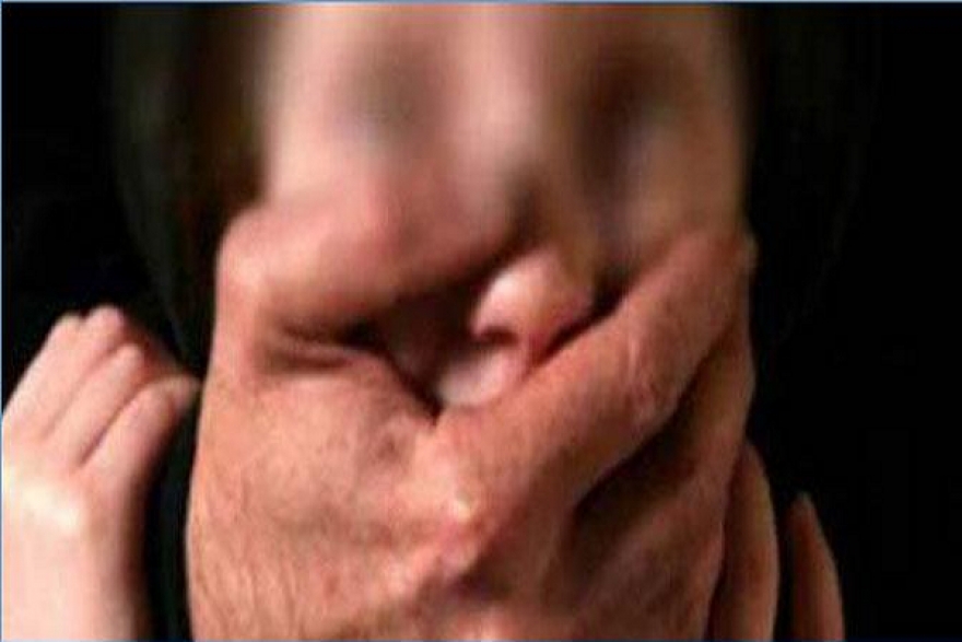 العاصمة : السجن 15 سنة لحلاق حول وجهة طفل و إغتصبه