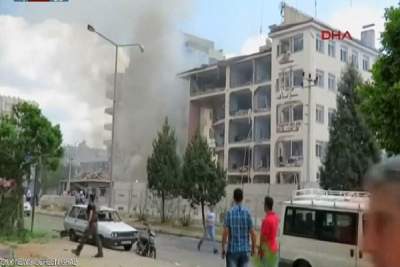 تركيا:مقتل مدني وإصابة شرطيين بانفجار جنوب شرق البلاد