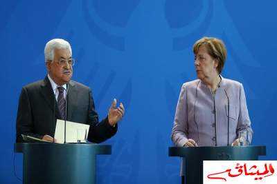 عباس من برلين يؤكد تمسكه بخيار حل الدولتين