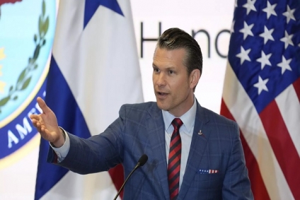 وزير الحرب الأمريكي: سنشن اليوم أكبر عدد من الضربات على إيران