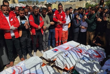 صحيفة الغارديان: وحدة غولاني متورطة في قتل المسعفين الفلسطينيين