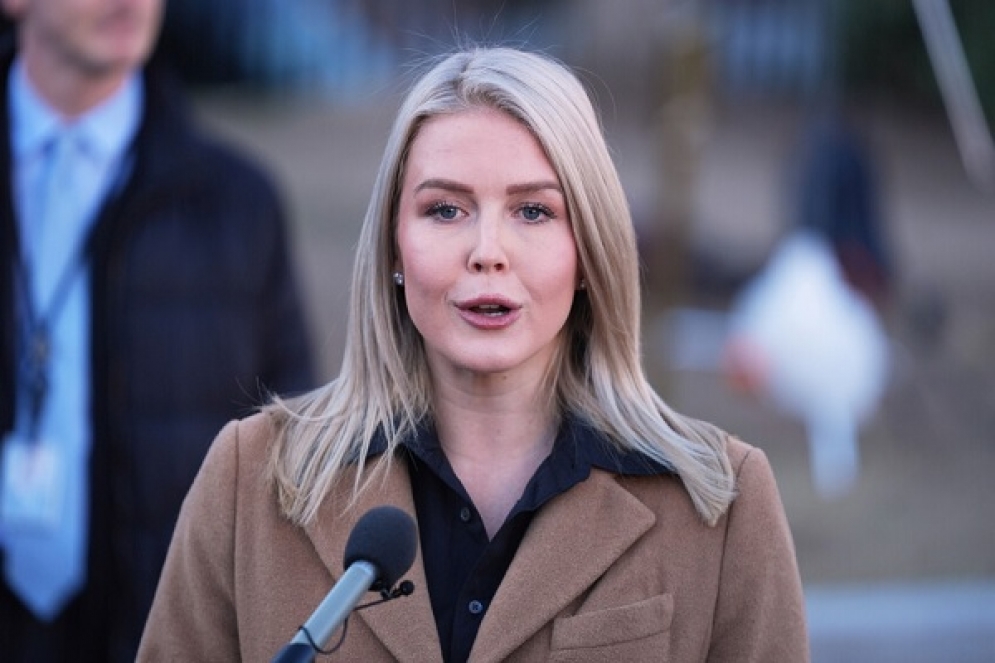 المتحدثة باسم البيت الأبيض: ترامب أوقف تمويل الحرب في أوكرانيا