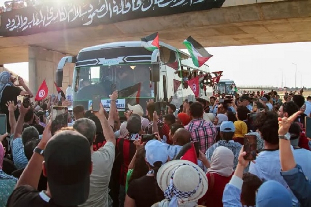 ماذا وراء انتقاد وتشويه قافلة الصمود؟