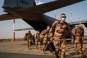الجيش الفرنسي يعتقل مسؤولا داعشيا في مالي