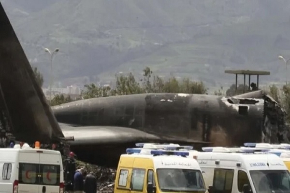 الجزائر.. قتيلان في تحطم طائرة عسكرية