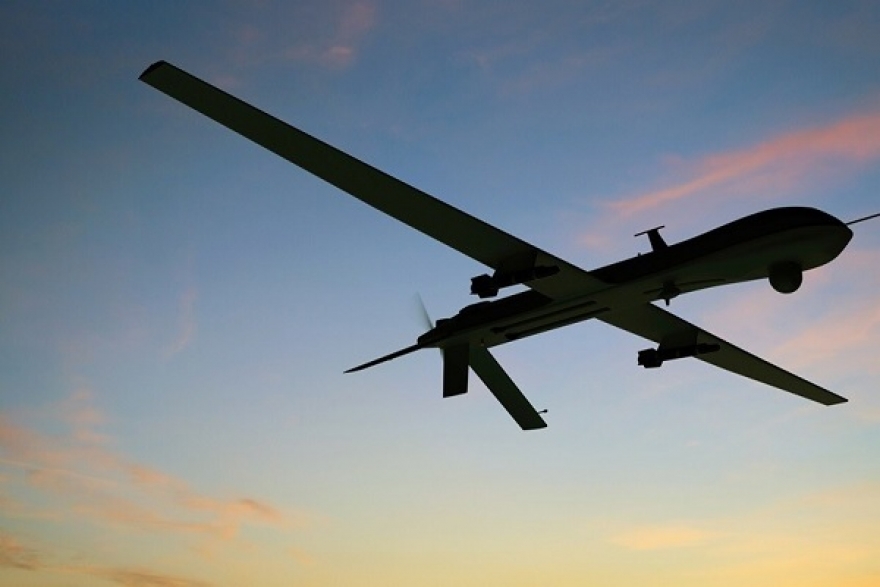 الجيش الأمريكي يُسقط مسيرة إيرانية اقتربت من حاملة طائرات