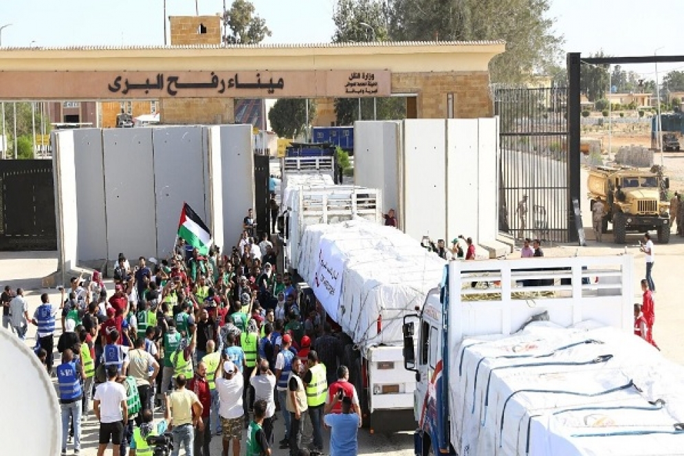 أكسيوس: إعادة فتح معابر غزة غدا بضغط من ترامب