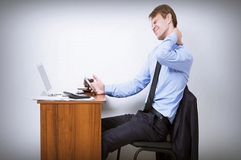تحذير من مخاطر تُهدد صحتك بسبب الجلوس لساعات طويلة خلال اليوم