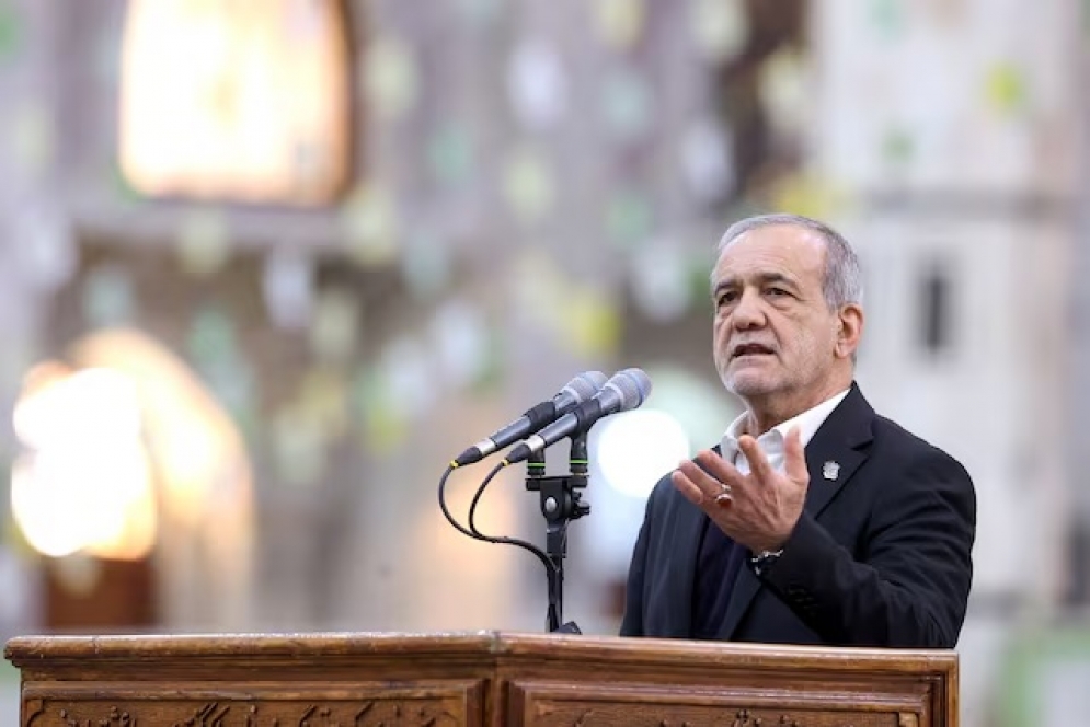 ​بزشكيان يحذر دول المنطقة من السماح لأعداء إيران باستخدام أراضيها لإدارة الحروب