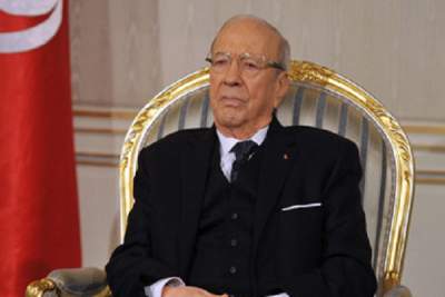 السبسي يؤيد التدخّل العسكري الخارجي ضد "داعش" في ليبيا