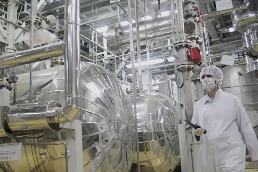 ترامب يتحدث عن منع كارثة نووية بإيران