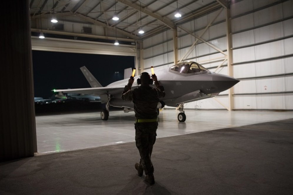 واشنطن تقرر إرسال طائرات مقاتلة لمساعدة الإمارات في التصدي لهجمات أنصار الله