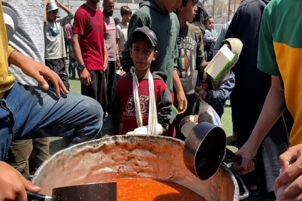  رئيس الوزراء البريطاني: المعاناة والمجاعة في قطاع غزة، أمر &quot;لا يوصف&quot;،