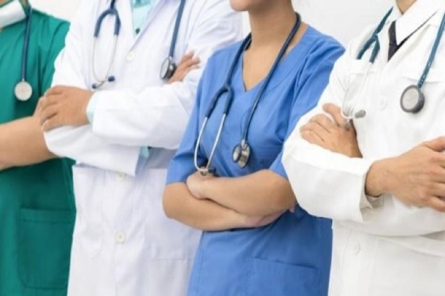 الأعوان المتعاقدون بوزارة الصحة يعلنون الدخول في اعتصام مفتوح للمطالبة بتسوية وضعياتهم المهنية