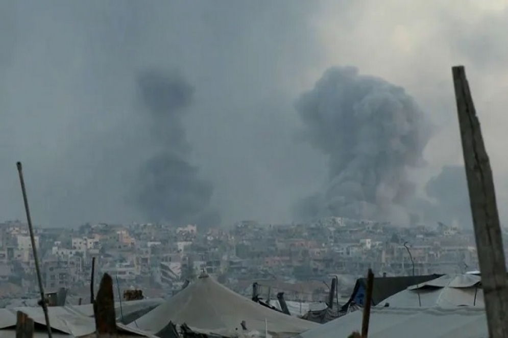 الاحتلال يقصف خان يونس بالطائرات والزوارق والمدفعية