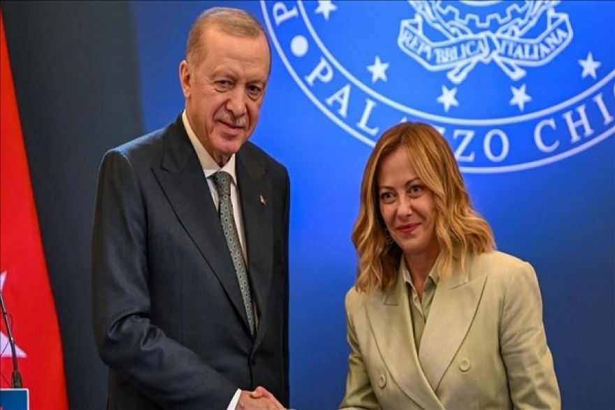 أردوغان يبحث مع ميلوني العلاقات التركية الإيطالية وحرب إيران