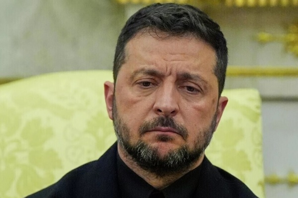زيلينسكي يرفض سحب القوات الأوكرانية من دونباس