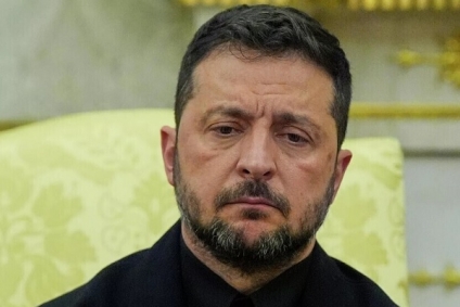 زيلينسكي يرفض سحب القوات الأوكرانية من دونباس
