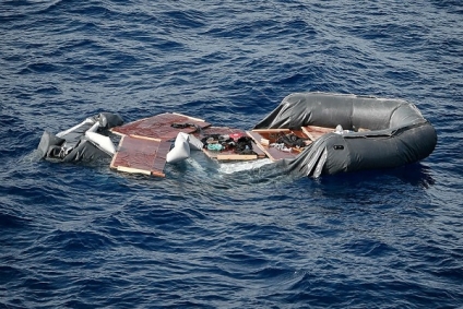 حادثة غرق مركب في بنزرت: وفاة شخص وإنقاذ 10 آخرين وتواصل البحث عن 5 مفقودين
