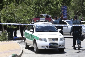 إيران... اعتقال 5 أشخاص بتهم التقاط صور والتعاون مع الكيان الصـ.ـهيوني