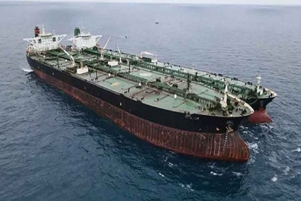 إعلام إيراني رسمي: الحرس الثوري يحتجز سفينتين في الخليج تحملان وقودا مهربا