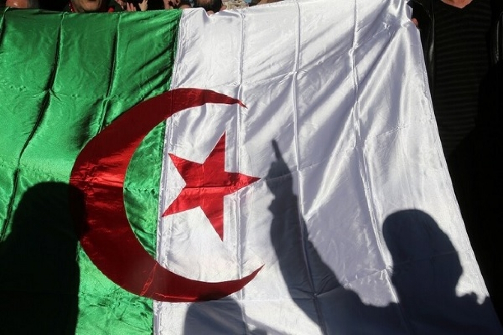 الرئاسة الجزائرية: لا يمكن أن يتم أي شيء في ليبيا دون موافقة الجزائر 