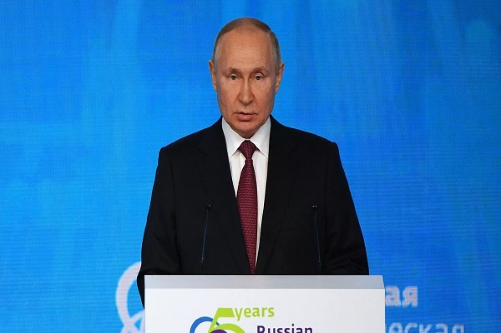 بوتين: روسيا تُفكّر في الانسحاب من صفقة الحبوب