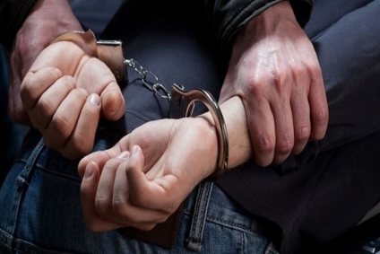 القبض على منتحل صفة مسؤول أمني من أجل التحيّل والابتزاز