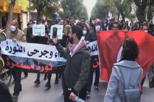 عائلات شهداء وجرحى الثورة يحتجون و يطالبون بنشر القائمة الرسمية