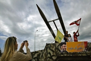 &quot;حزب الله&quot; يستخدم سلاحا جديدا لطرد الطائرات الصـ.ـهيونيـ.ـة من الأجواء اللبنانية